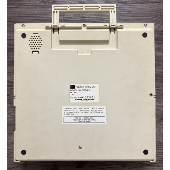 Vintage Toshiba T1100 Plus Laptop Computer with Maxell Micro Floppy Disk MF 2-DD - Picture 7 of 13